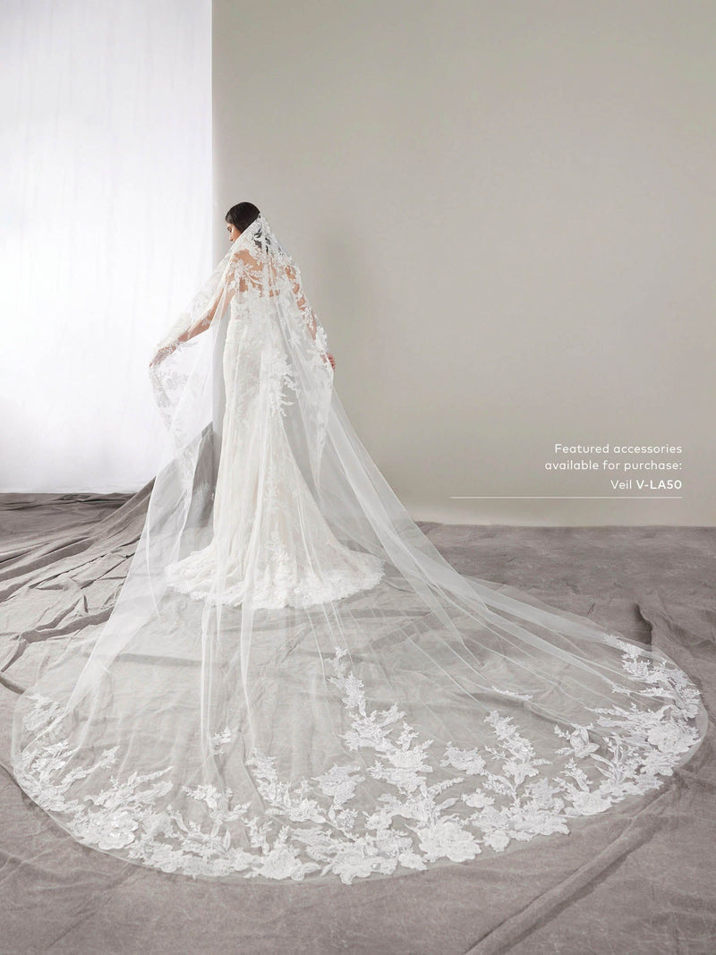 Pronovias HART Mermaid lace wedding dress and veil