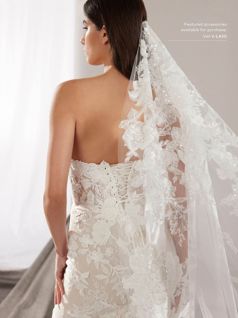 Pronovias HART Mermaid lace wedding dress veil