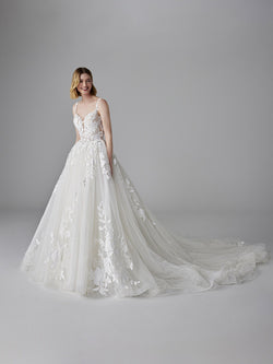 Pronovias Kamerie Ballgown wedding dress with sweetheart neckline with straps in tulle