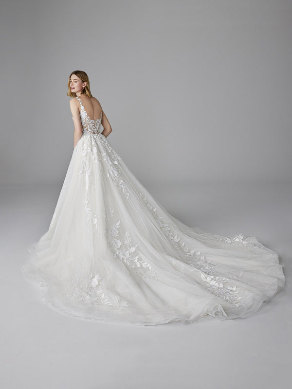 Pronovias Kamerie Ballgown wedding dress with sweetheart neckline with straps in tulle back