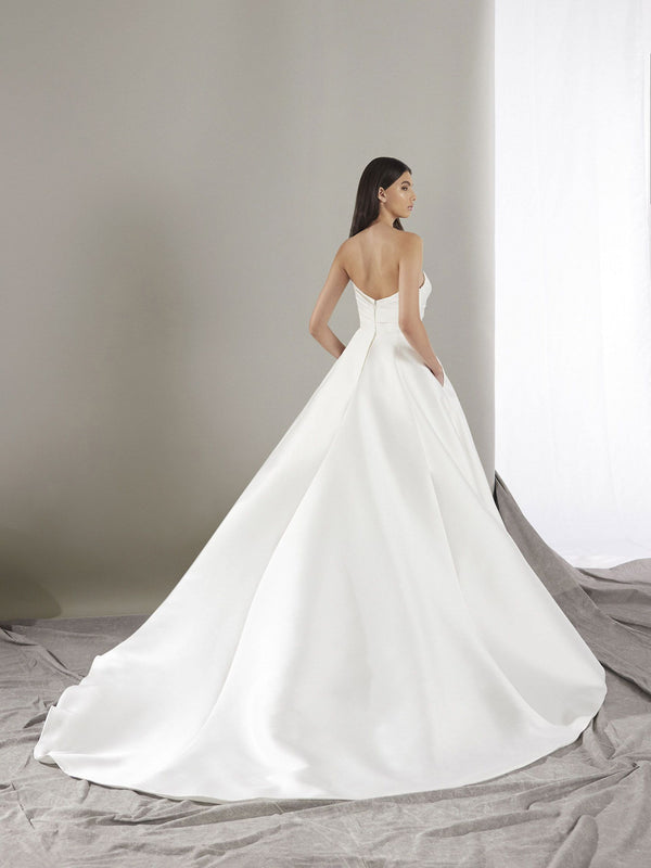 Pronovias KEONI  Sleeveless strapless princess wedding dress