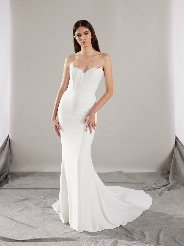 Mermaid wedding dress in crepe with a sweetheart neckline